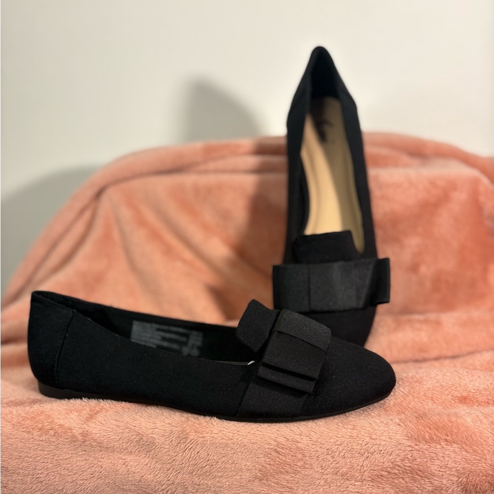 FIONI Clothing Black Women's Flats with Bow Accent